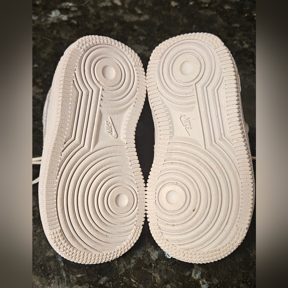 Nike Air Force 1 - Picture 6 of 8